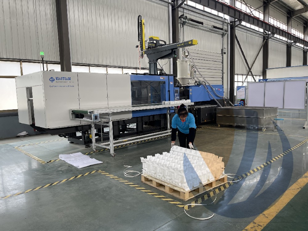 虹吸排水槽車間